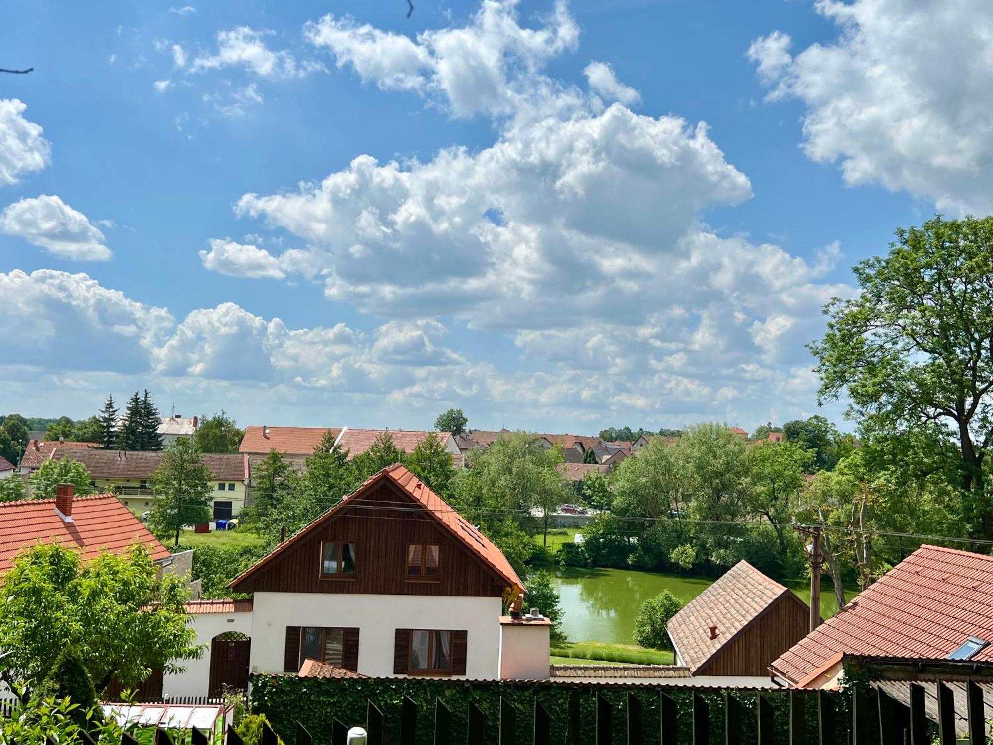 Nad Rybnikem Straškov